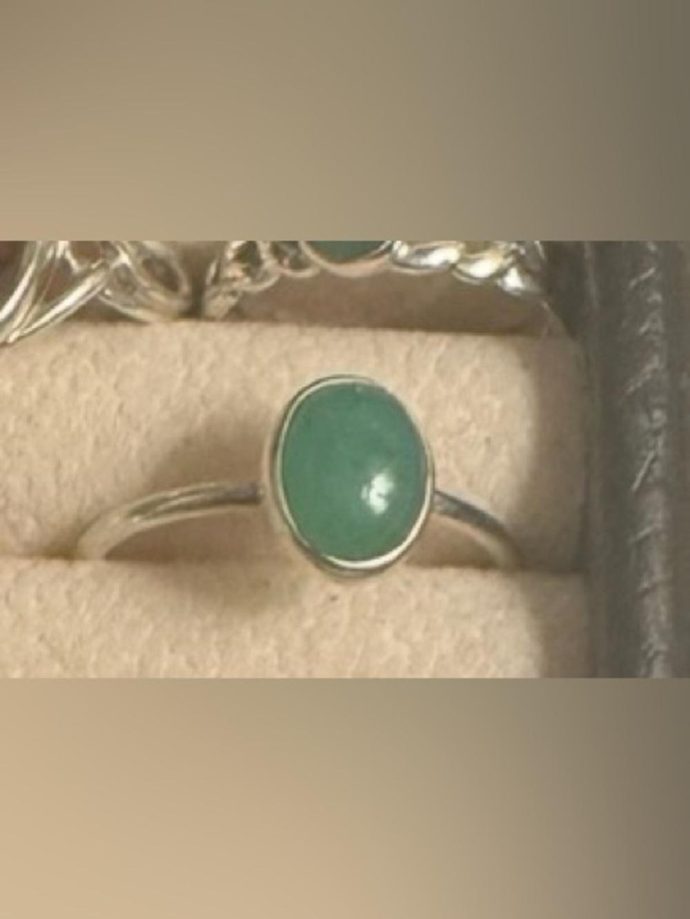 Sterling Silver Green Chrysoprase Oval Gemstone Ring